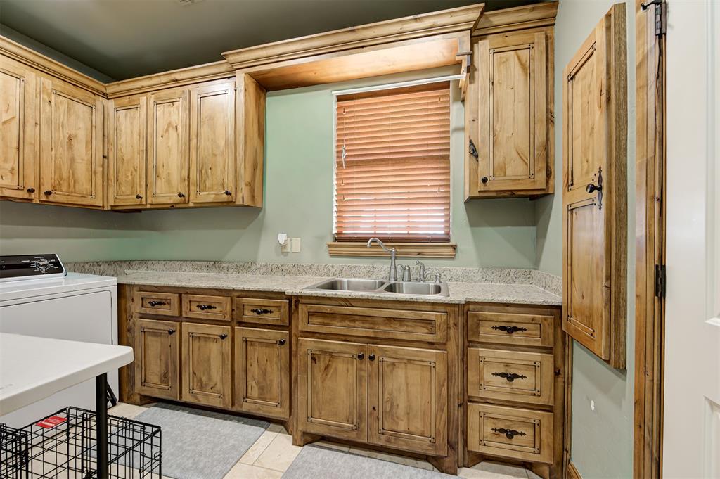 1766 S Main Avenue Property Photo 13