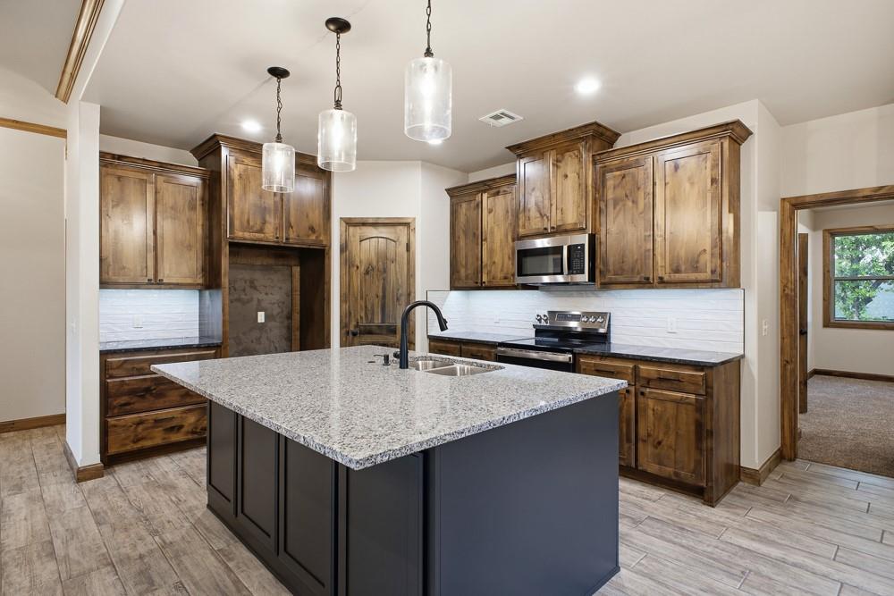 2413 Black Jack Court Property Photo 4