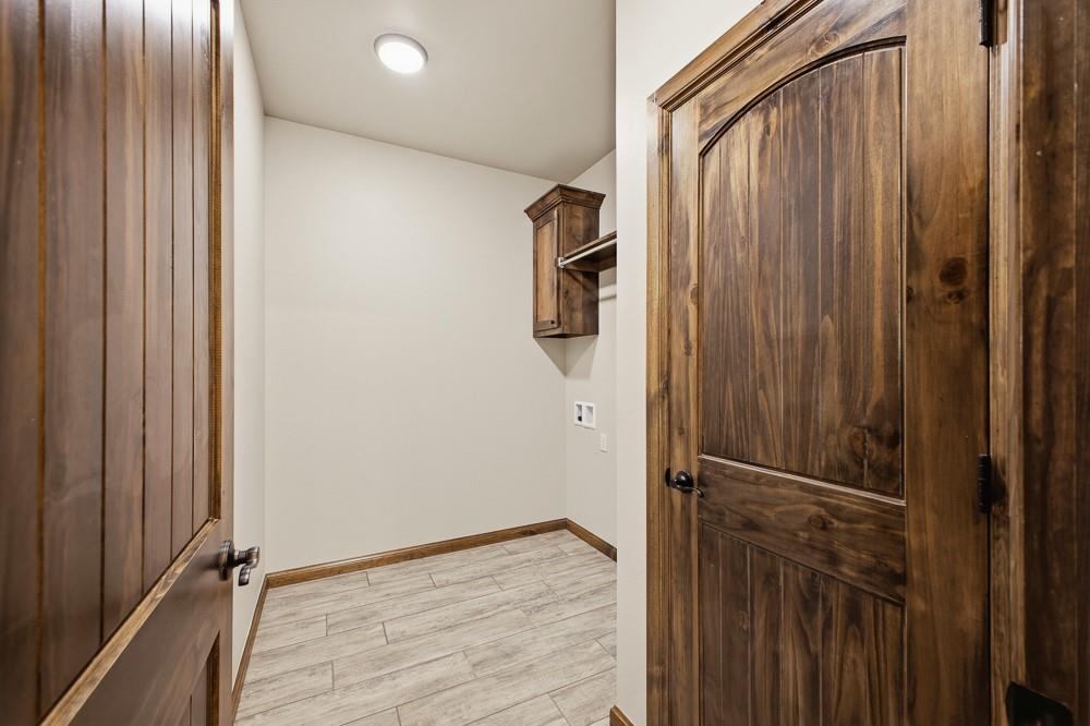 2413 Black Jack Court Property Photo 32