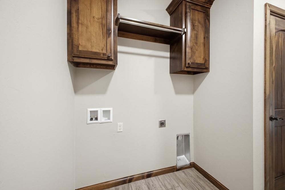 2413 Black Jack Court Property Photo 33