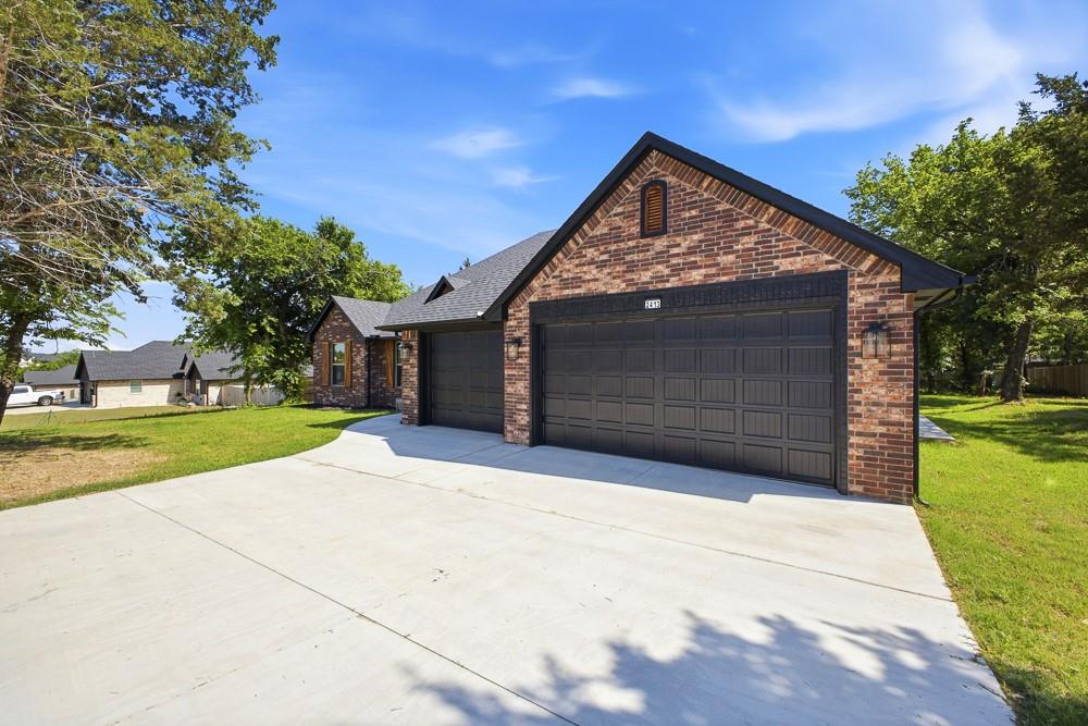 2413 Black Jack Court Property Photo 38