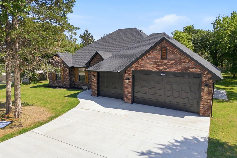 2413 Black Jack Court Property Photo 43