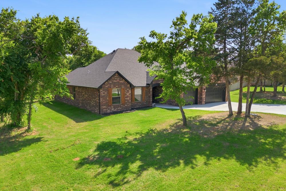 2413 Black Jack Court Property Photo 45