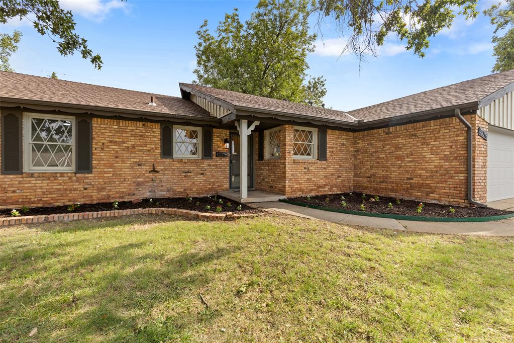 3016 Lakeside Drive Property Photo 3