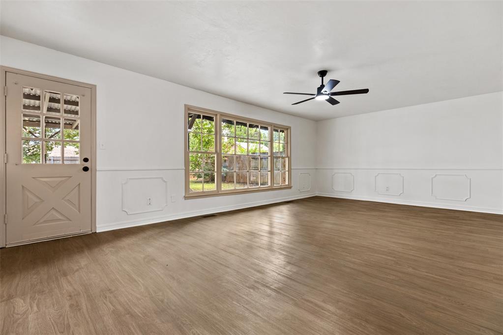 3016 Lakeside Drive Property Photo 4