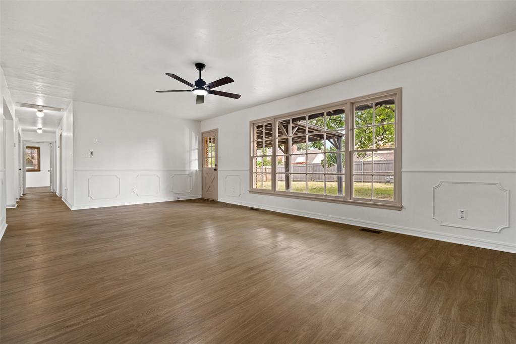 3016 Lakeside Drive Property Photo 5