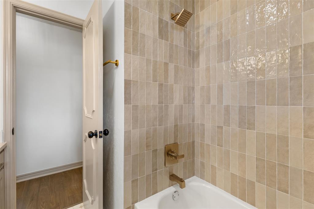 3016 Lakeside Drive Property Photo 14