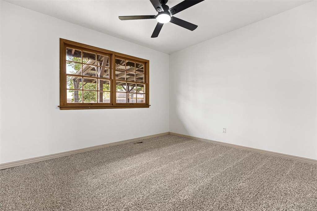 3016 Lakeside Drive Property Photo 15