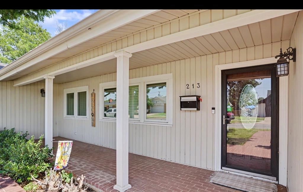 213 S Mockingbird Drive Property Photo 4