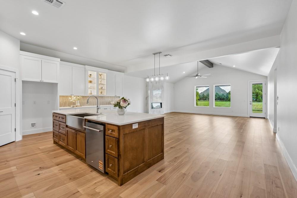 4924 Pont Neuf Road Property Photo 11