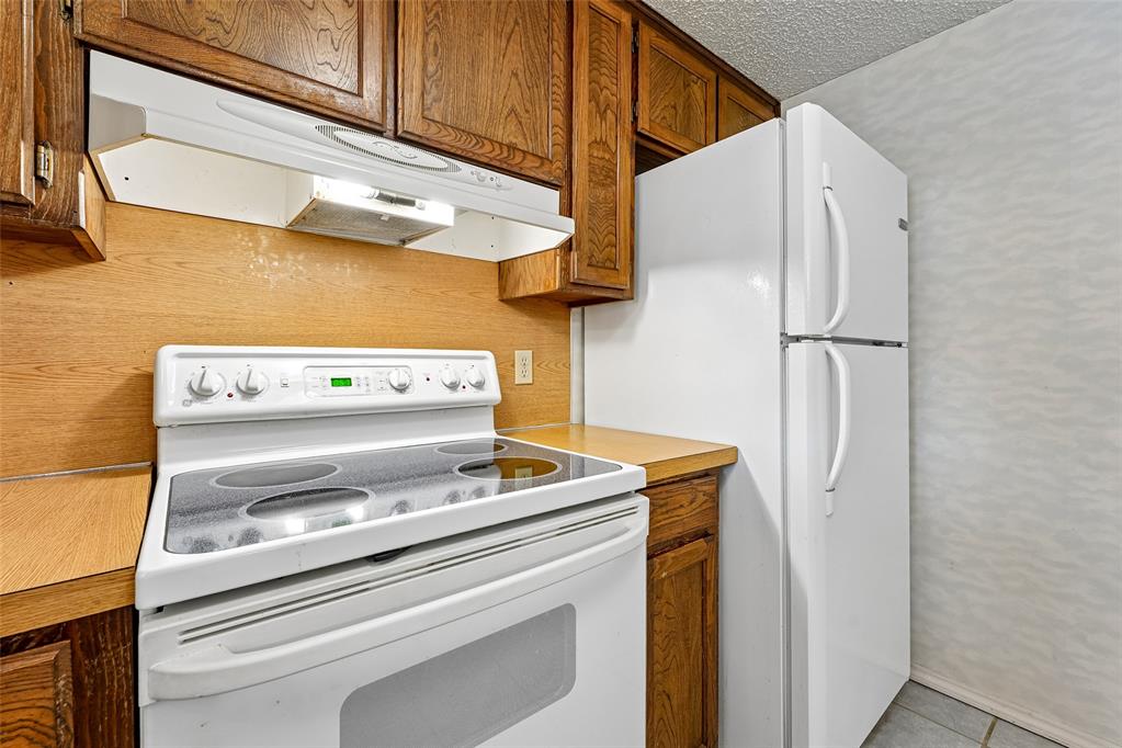 8404 S Brookline Avenue Property Photo 7