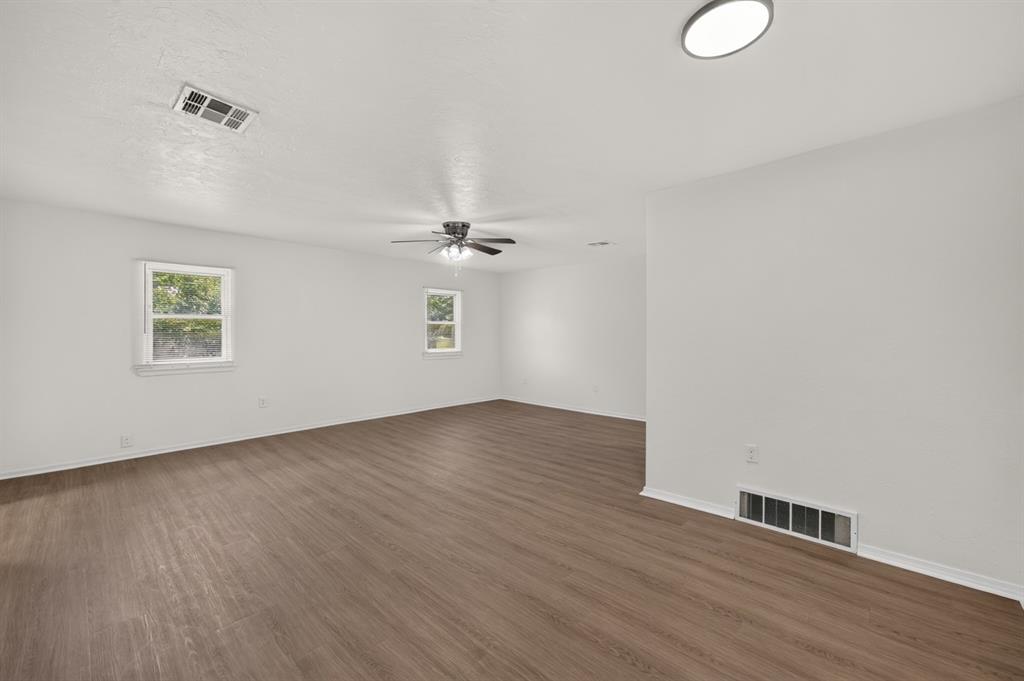 1270 N 1st Street Property Photo 2