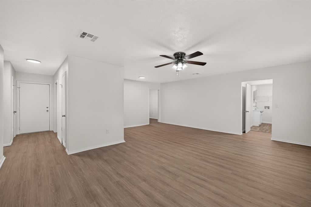 1270 N 1st Street Property Photo 3