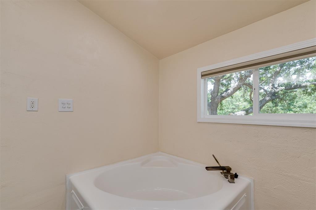 9209 Sleepy Hollow Drive Property Photo 30