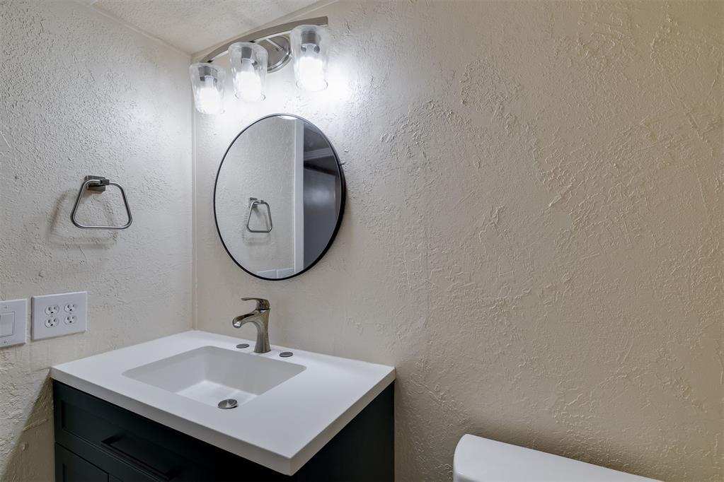 9209 Sleepy Hollow Drive Property Photo 33