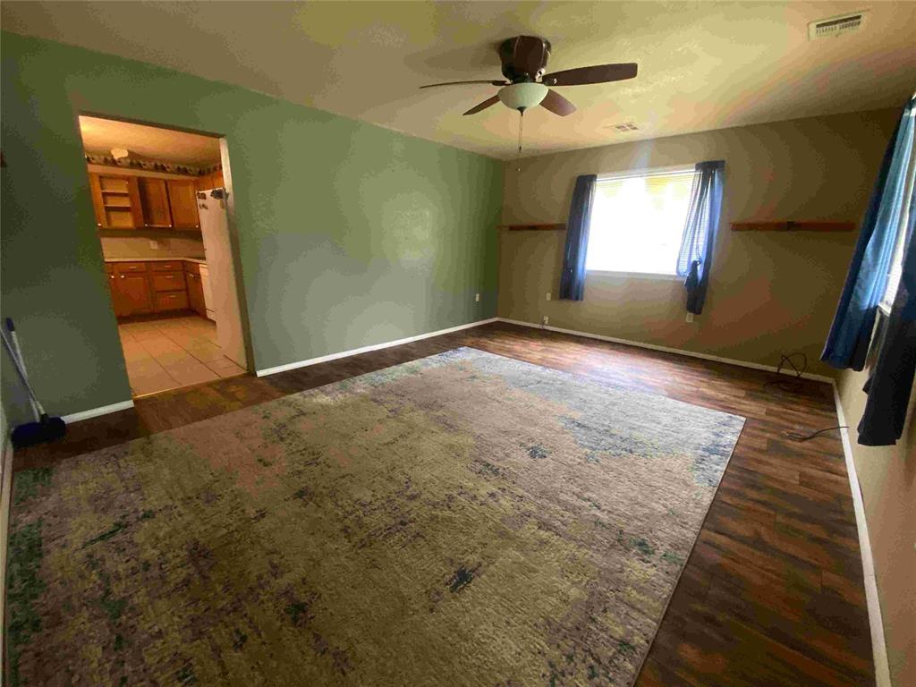 407 W Franklin Street Property Photo 6