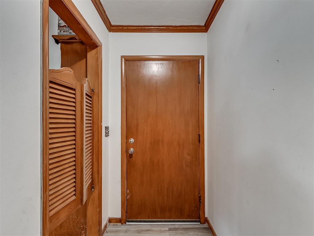 136 Elwood Drive Property Photo 7