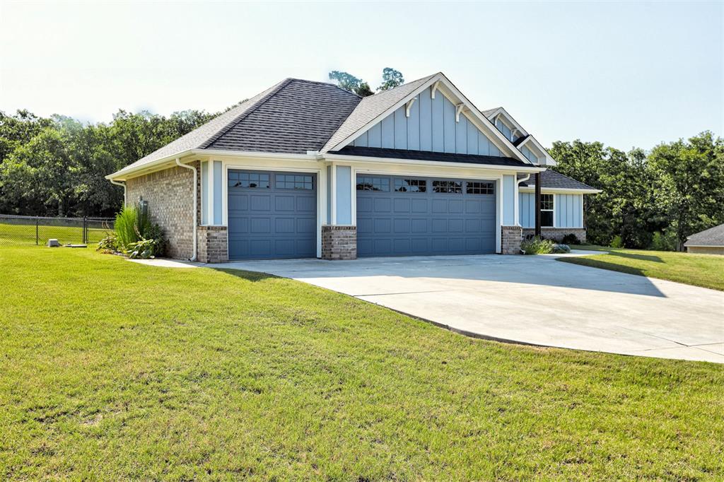 9500 Megans Way Property Photo 3