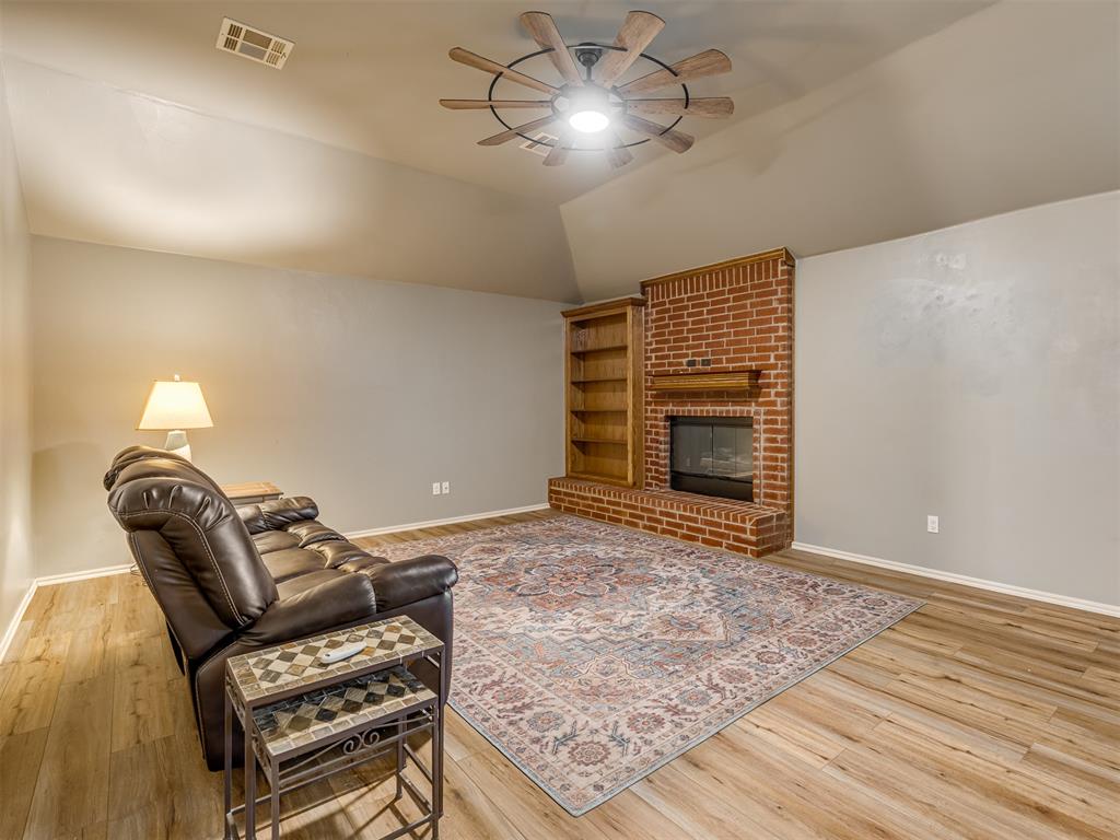 8128 N Kaden Road Property Photo 4