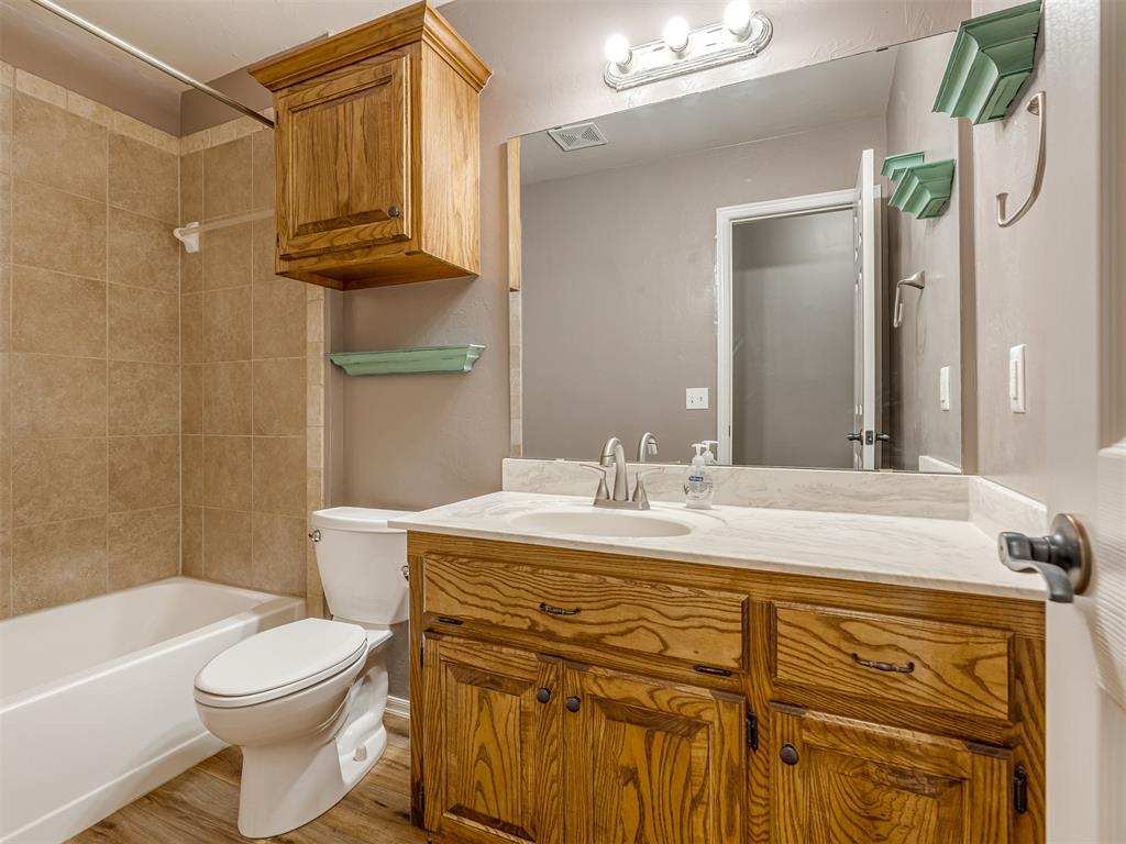 8128 N Kaden Road Property Photo 18