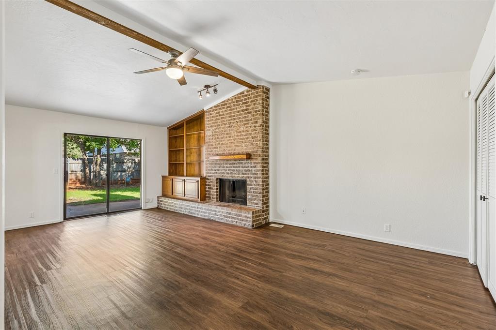 505 Crestview Property Photo 3
