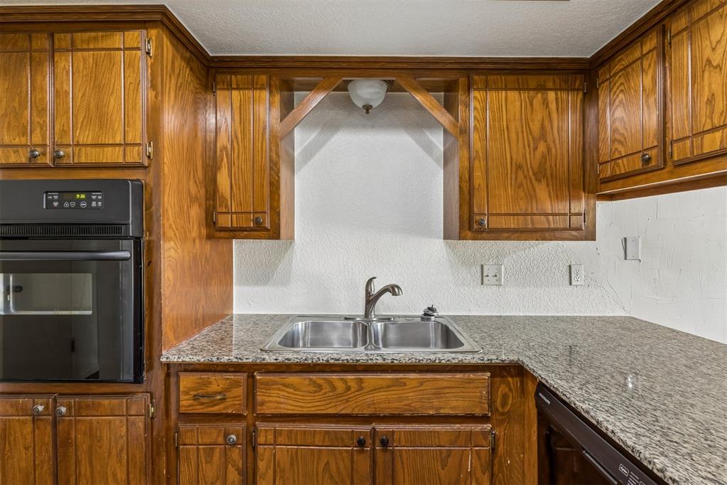 505 Crestview Property Photo 9