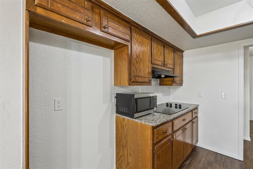 505 Crestview Property Photo 12