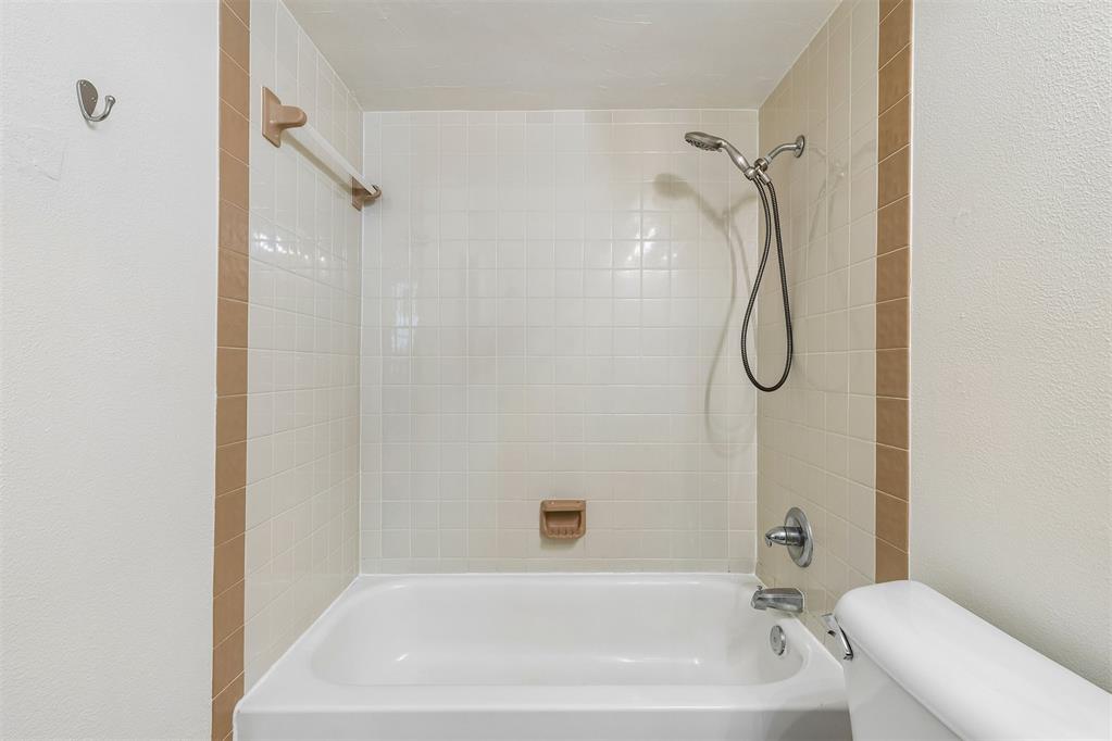 505 Crestview Property Photo 28