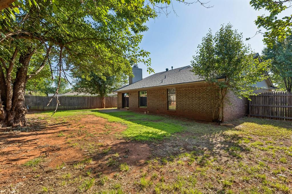 505 Crestview Property Photo 33
