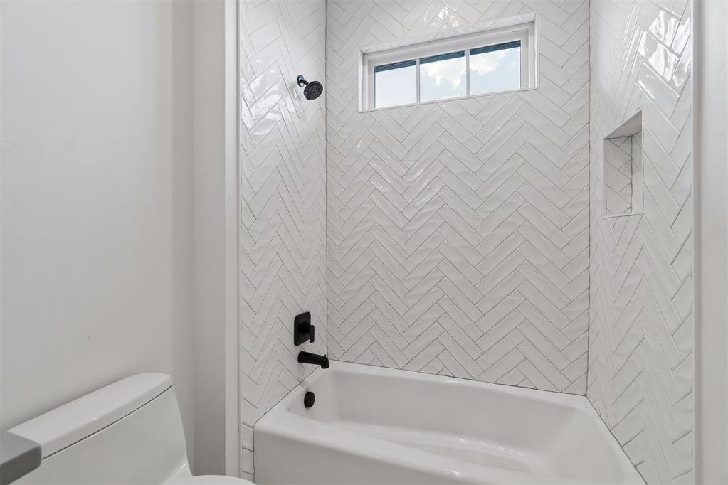 2109 Wiregrass Drive Property Photo 34