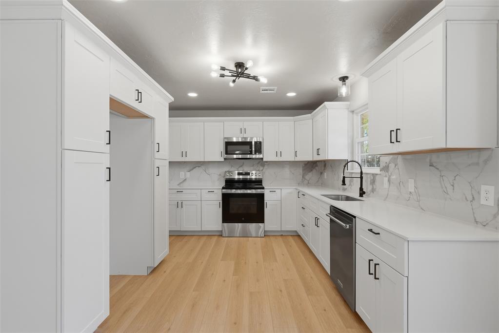 1221 Pepperdine Avenue Property Photo 10