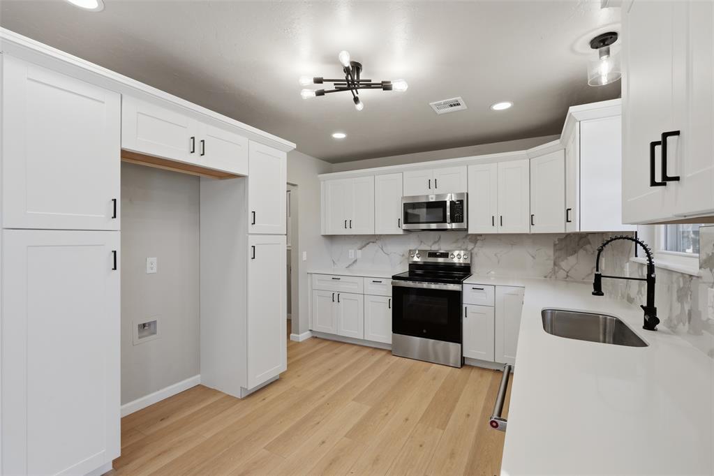 1221 Pepperdine Avenue Property Photo 11