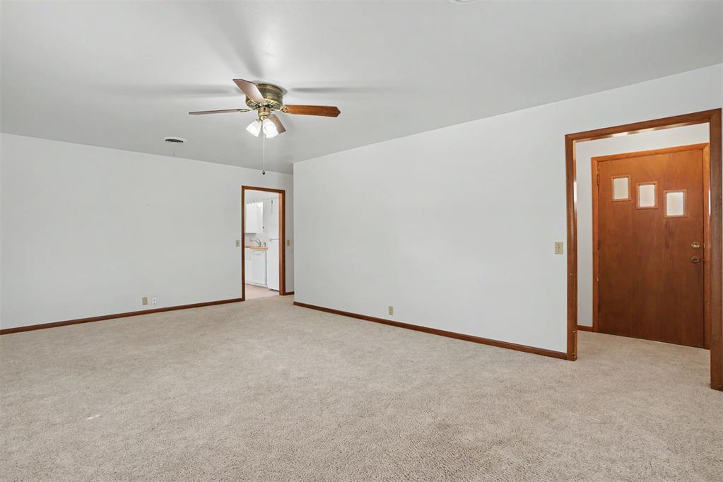111 W Cedar Avenue Property Photo 7