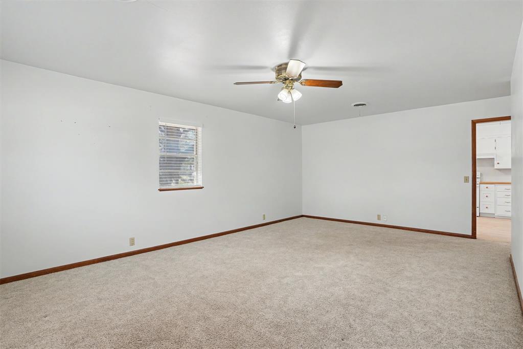 111 W Cedar Avenue Property Photo 11