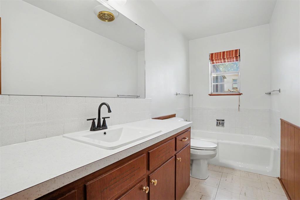 111 W Cedar Avenue Property Photo 26