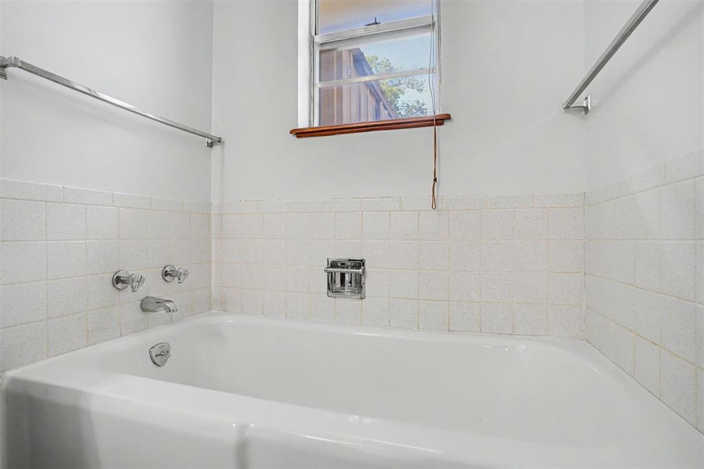 111 W Cedar Avenue Property Photo 27