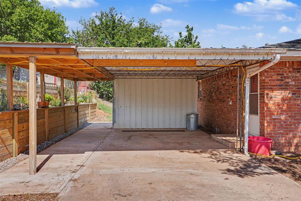 111 W Cedar Avenue Property Photo 32