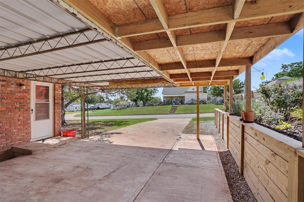 111 W Cedar Avenue Property Photo 33