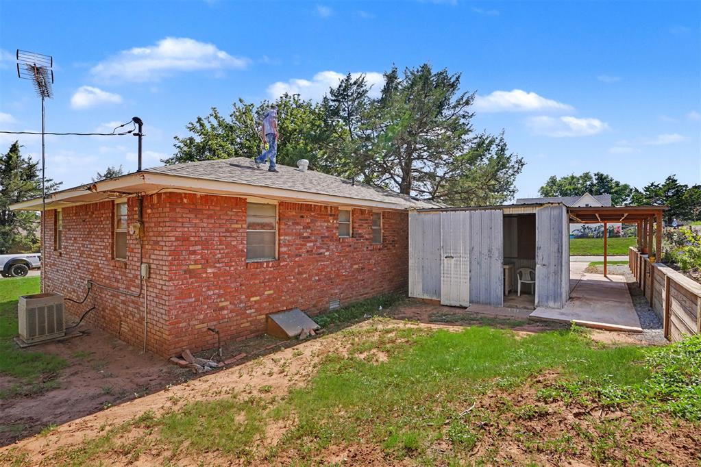 111 W Cedar Avenue Property Photo 37