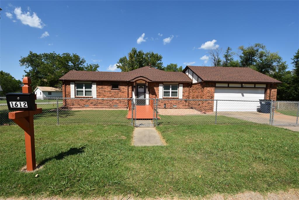 1612 Foster Avenue Property Photo 2