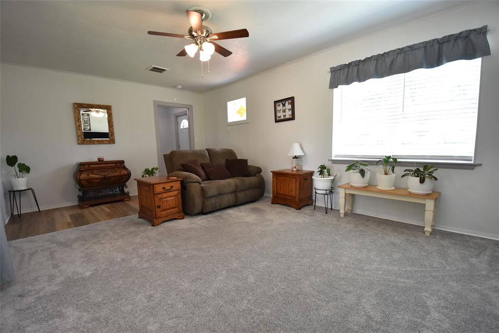 1612 Foster Avenue Property Photo 9