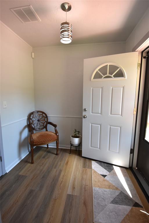 1612 Foster Avenue Property Photo 11