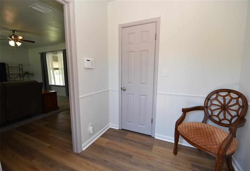 1612 Foster Avenue Property Photo 12