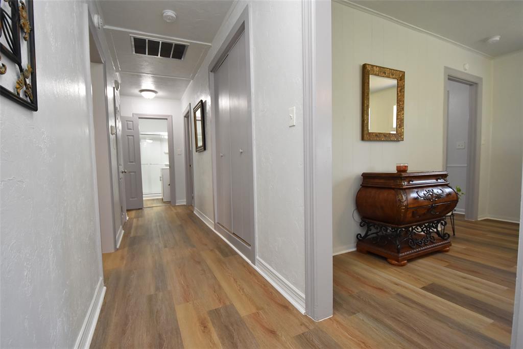 1612 Foster Avenue Property Photo 13