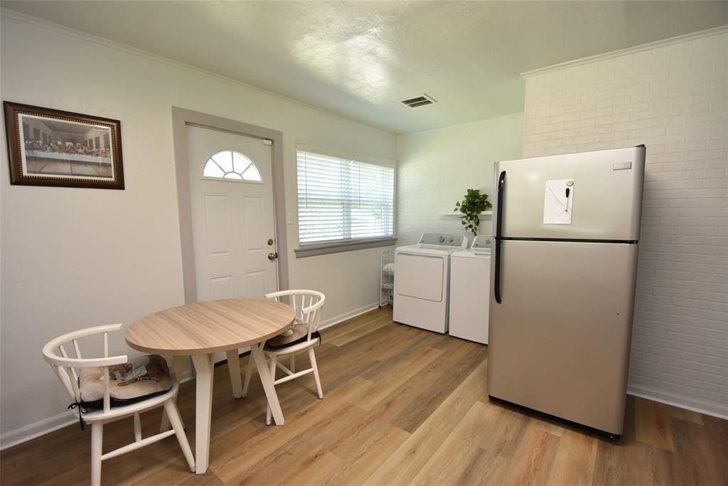 1612 Foster Avenue Property Photo 19