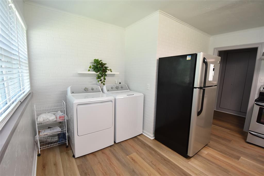 1612 Foster Avenue Property Photo 20
