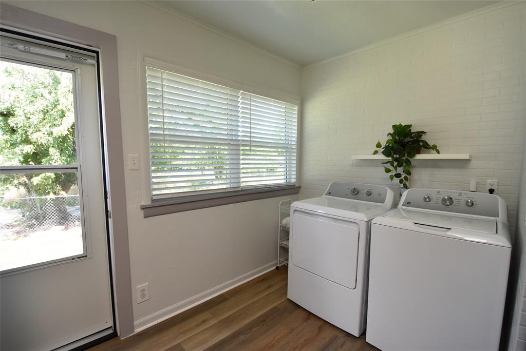 1612 Foster Avenue Property Photo 21