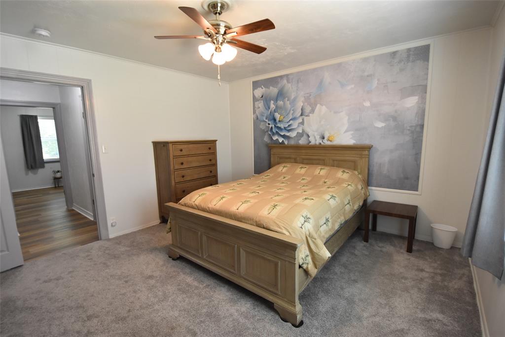 1612 Foster Avenue Property Photo 23