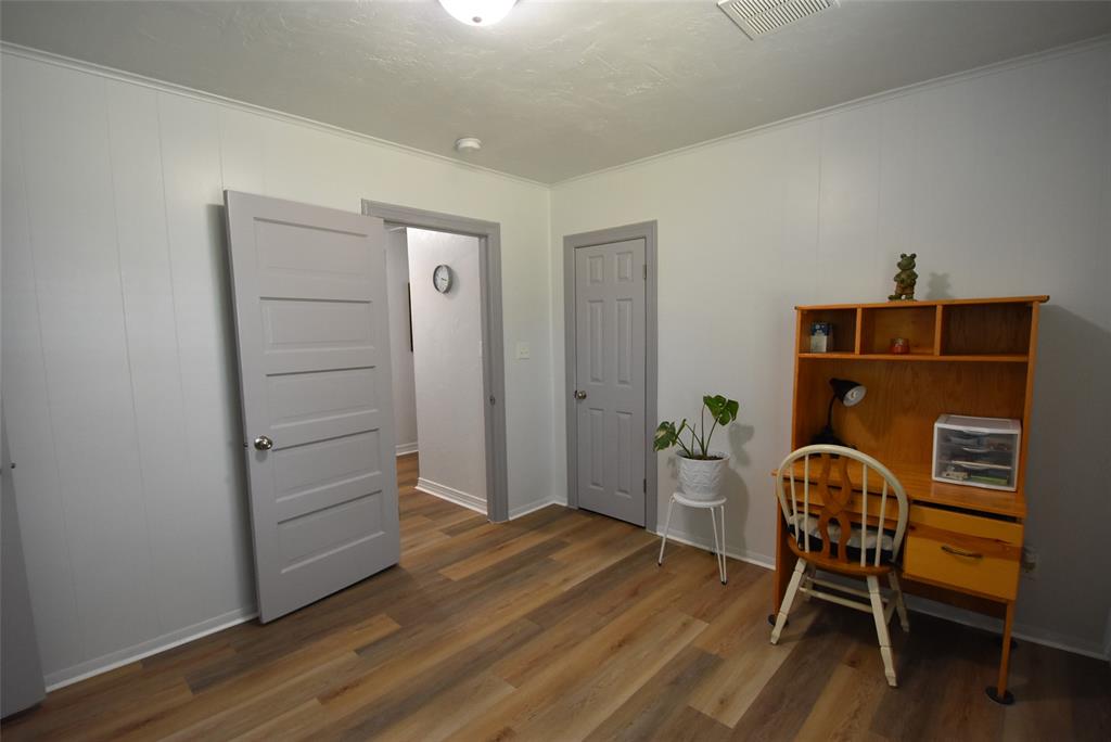 1612 Foster Avenue Property Photo 31