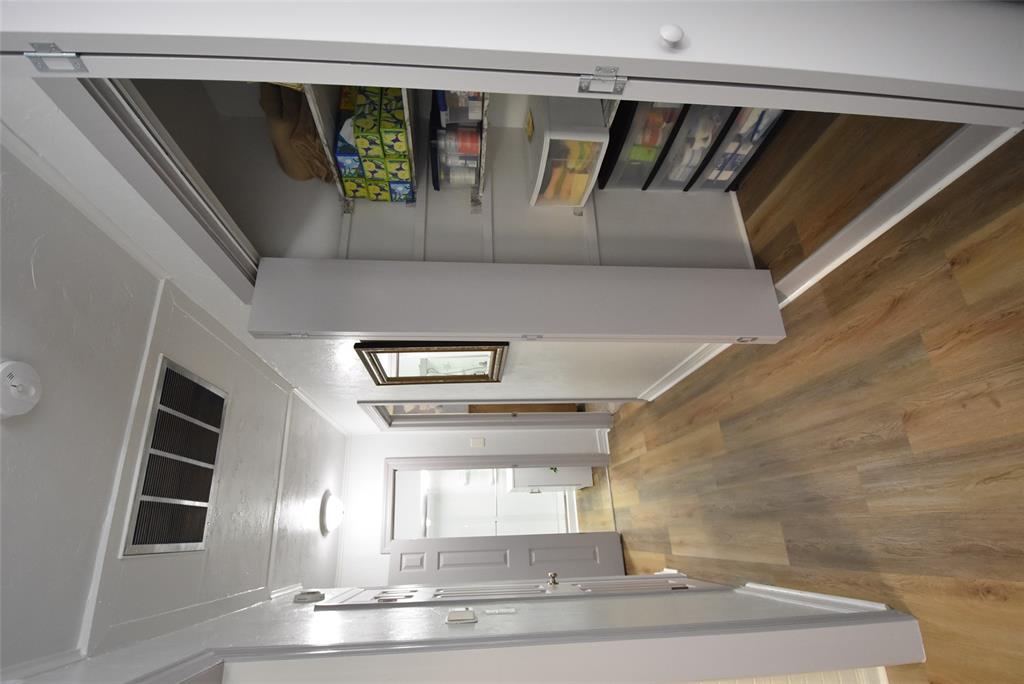 1612 Foster Avenue Property Photo 35